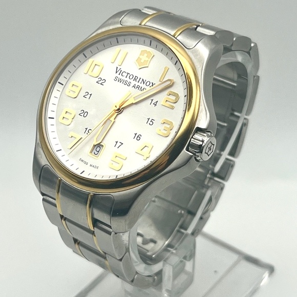 Victorinox Swiss Army Men’s Swiss made Officer’s Silver and Gold Watch Working - Picture 5 of 9